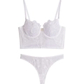 Ensemble de lingerie en dentelle blanche avec bustier brodé et string assorti - 75C / Blanc