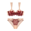 Französisches Dessous-Set aus Spitze in Burgund und Nude mit breiten Trägern - 70B / Burgunderrot