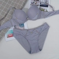 Ensemble de lingerie en maille gris-violet avec soutien-gorge push-up et culotte ajourée - Gris
