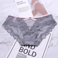 Bragas de encaje tallas grandes grises con hebilla metálica corazón y borde rosa - M / Gris