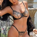Completo intimo in pizzo nero a due pezzi con ricamo floreale e supporto ferretto - M / Nero