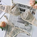 Détails de l'ensemble de lingerie en dentelle beige avec broderie florale délicate - S / Abricot