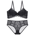 Elegante zwarte kanten lingerieset met push-up beha en bijpassende transparante slip - Zwart