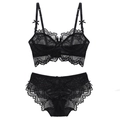 Ensemble de lingerie en dentelle noire avec soutien-gorge à armatures et culotte assortie - Noir