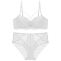 Détail du soutien-gorge push-up en dentelle blanche et culotte assortie aux motifs floraux - Blanc
