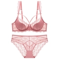 Completo intimo in pizzo rosa con reggiseno con ferretto e slip con motivi floreali - 70A / Rosa