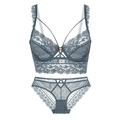 Dessous-Set aus Spitze in Graublau mit floraler Stickerei und Schleifendetails - 70B / Blau