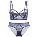 Completo intimo in pizzo blu scuro con reggiseno ricamato floreale e slip coordinato - Blu / 80B