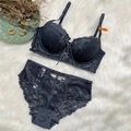 Completo intimo in pizzo nero stile francese con ricamo floreale e dettagli incrociati - 70C / Set / Blu