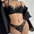 Elegante conjunto de lencería de encaje negro con braga alta y sujetador floral - S / Negro