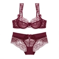 Elegante conjunto de lencería de encaje rojo vino con sujetador y braga a juego - Burdeos