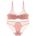 Ensemble de lingerie en dentelle française avec soutien-gorge et culotte rose poudré - S / Rose