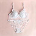 Französisches weißes Spitzen-Lingerie-Set mit Blumenstickerei und Push-Up-Bügel-BH - 70B / Weiß