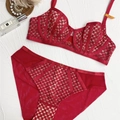Completo intimo in pizzo rosso con design a rete traforata e slip abbinato - 70B / Rosso