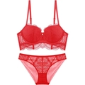 Ensemble de lingerie en dentelle rouge avec soutien-gorge à armatures et culotte - 70B / Rouge