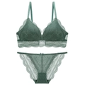 Conjunto de lencería de encaje francés verde oscuro con sujetador triangular sin aros - S / Verde Militar