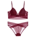 Σετ δαντελωτό bralette με τριγωνικά κύπελλα και ασορτί σλιπ σε βαθύ μπορντό χρώμα - S / Τοπ Και Παντελόνι / Μπορντό