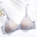 Bralette de encaje francés en azul claro y gris con bordado floral y tiras de malla - S / Gris