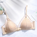 Sujetador triangular de encaje beige sin aros para un realce natural muy elegante - S / Color Piel