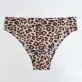 Detailed view of leopard print lace-free panties with seamless edges and cotton crotch - Orange Coffee Leopard