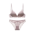 Elegante completo intimo in pizzo malva con reggiseno scollato a U e slip velati - 70A / Top E Pantaloni / Rosa Loto