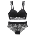 Sexy zwarte kanten lingerieset met push-up bh en bijpassende transparante slip - 70A / Boven- En Onderstuk / Zwart