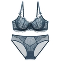 Conjunto de lencería de encaje con sujetador floral y braguita en color azul oscuro - 70A / Azul