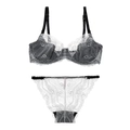 Detalle de lencería de encaje francés con sujetador gris y braguita blanca transparente - 70B / Top Y Pantalón / Blanco