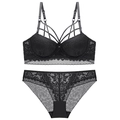 Completo intimo sexy in pizzo nero con reggiseno con ferretto e design con spalline - Nero / 70C