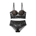 Détail d'un ensemble de lingerie en dentelle florale noire élégante avec doublure en tulle - Noir