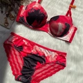 Conjunto de lencería rojo con estampado de camuflaje, encaje y sujetador 75B - 70C / Rojo