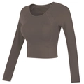 Detailweergave van de bruine cropped yoga top met duimgaten en aansluitende lange mouwen - S / koffiekleur
