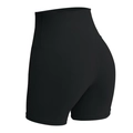 Detailansicht schwarzer High-Waist Yoga-Shorts mit nahtloser Verarbeitung und Push-up-Effekt - S / Schwarz