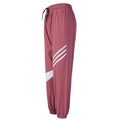 Detalle de pantalones deportivos rosa viejo con cintura elástica y rayas laterales - S / Rosa