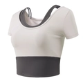 Gros plan du haut de sport court bicolore blanc et gris avec effet faux deux pièces - Blanc Cassé