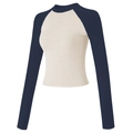 Détail du haut de sport raglan moulant en maille côtelée beige et bleu marine - Patchwork Marine et Crème