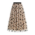 Gonna svasata in tulle a vita alta con eleganti ricami a farfalla neri ed elastico in vita - S / Cachi