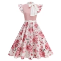 Détail d'une robe rose sans manches avec col blanc, nœud papillon et motif floral de roses - S / Fleur Rose
