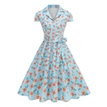 Hellblaues Blumenkleid mit kurzen Ärmeln, orangen Rosen und A-Linien-Silhouette mit Bindegürtel - S / Blau