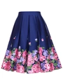 Detailansicht eines dunkelblauen Satinrocks mit Falten und Rosen-Blumendruck - 2XL / Blau