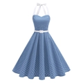 Detail van vintage lichtblauwe polkadot swingjurk met halternek en witte tailleband - S / Lichtblauw