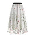 Vintage 50er Damen-Tüllrock in Weiß mit bunter Blumenstickerei und schwarzem elastischem Bund - S / Weiß