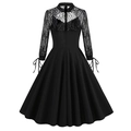 Vista trasera detallada de vestido negro línea A con encaje y elegante espalda abierta - S / Negro