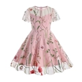 Dettaglio del ricamo floreale colorato su un abito da festa in tulle rosa per bambina - 150 / Rosa