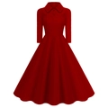 Détail de la robe vintage rouge avec col Claudine et boutons sur tissu texturé - S / Rouge