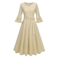 Detail van de V-hals en de gelaagde ruchesmouwen op deze elegante beige midi-jurk - S / Abrikoos