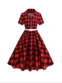 Robe trapèze vintage à carreaux rouges et noirs avec manches courtes et ceinture - S / Grille Rouge