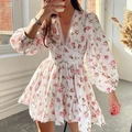 Abito corto a fiori con scollo a V, bordo in pizzo e maniche lunghe a sbuffo rosa - Taglia M / Bianco