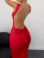 Elegante rode satijnen jurk met open rug en grote strik in een slanke pasvorm - S / Rood