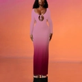 Sexy nauwsluitende maxi-jurk met lange mouwen, kleurverloop en uitsnijding bij de borst - S / Rozerood